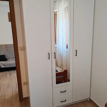 Neda Apartamento *